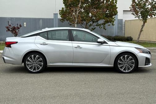 2023 Nissan Altima 2.5 SL