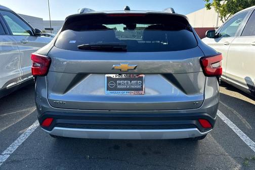 Sterling Gray Metallic 2024 Chevrolet Trax LT