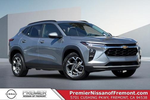 Sterling Gray Metallic 2024 Chevrolet Trax LT
