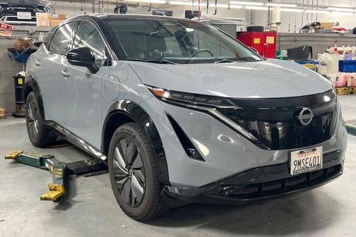 2t Gry Blk Roof 2024 Nissan ARIYA ENGAGE
