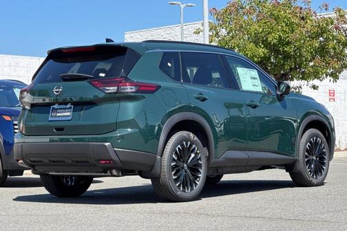 Obsidian Green 2026 Nissan Rogue Dark Armor