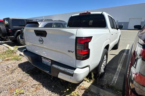 Glacier White 2023 Nissan Frontier SV