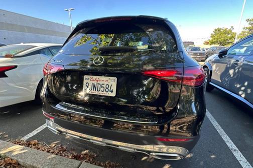 Obsidian Black Metallic 2024 Mercedes-Benz GLC 300 Base