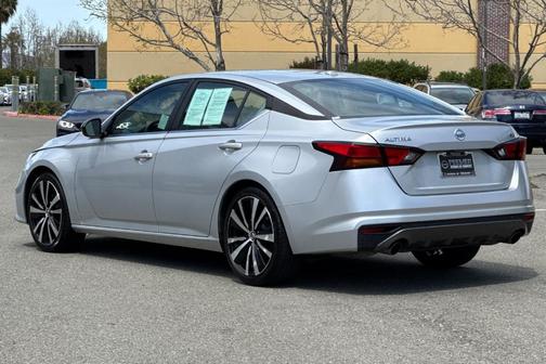 2022 Nissan Altima 2.5 SR
