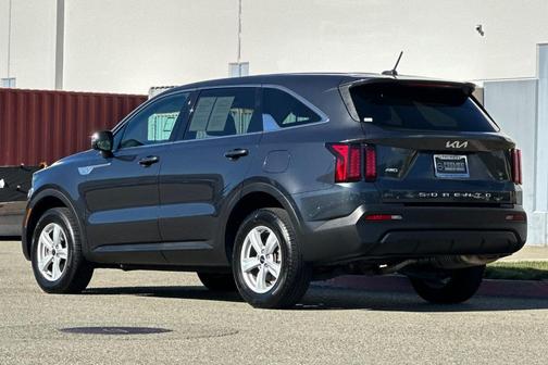 2022 Kia Sorento LX
