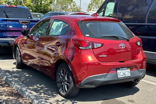 2020 Toyota Yaris Sedan LE
