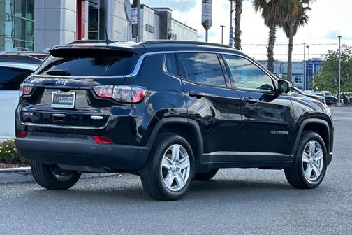 Diamond Black 2022 Jeep Compass Latitude