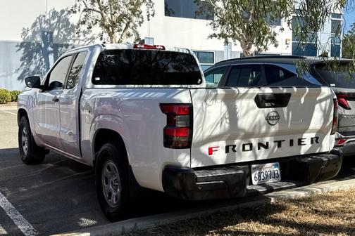 2022 Nissan Frontier S