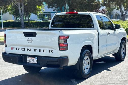 2022 Nissan Frontier S