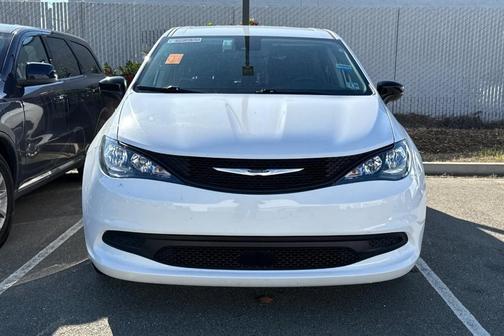 2024 Chrysler Voyager LX