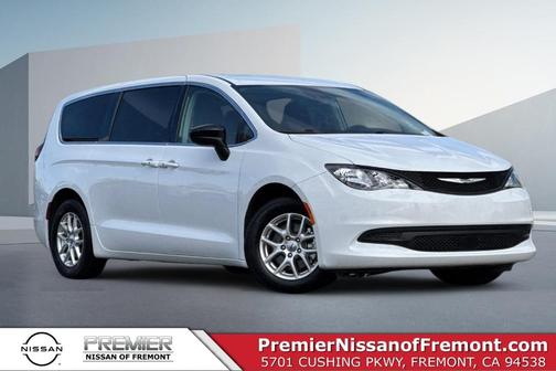 2024 Chrysler Voyager LX