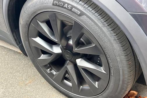 Stealth Gray 2023 Tesla Model X Standard Range