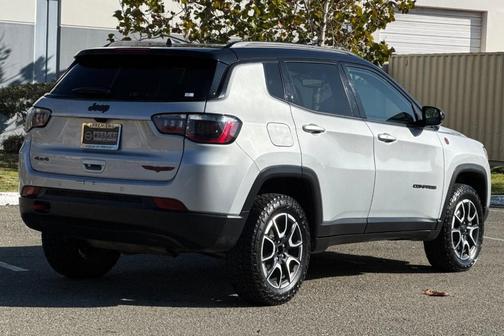 2024 Jeep Compass Trailhawk