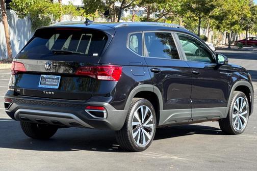 2024 Volkswagen Taos 1.5T SE