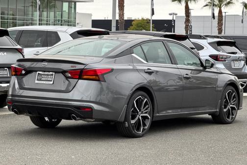 2025 Nissan Altima SR