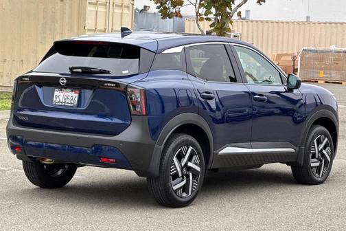 2025 Nissan Kicks SV