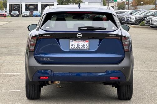 2025 Nissan Kicks SV