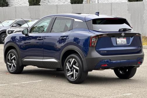 2025 Nissan Kicks SV