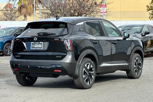 2025 Nissan Kicks SV