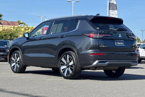 Alloy Silver Metallic 2025 Mitsubishi Outlander
