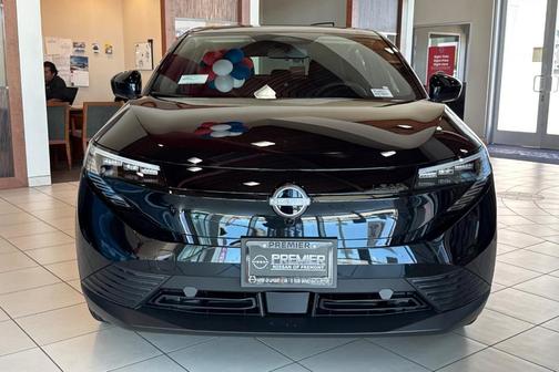 Black Diamond Pearl 2026 Nissan Leaf S+
