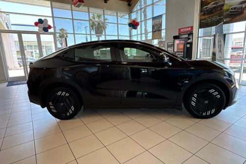 Black Diamond Pearl 2026 Nissan Leaf S+