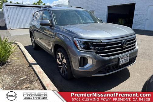 Platinum Gray Metallic 2024 Volkswagen Atlas 2.0T SE w/Technology