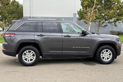 2023 Jeep Grand Cherokee Laredo