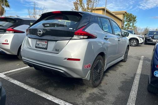 2024 Nissan Leaf SV PLUS