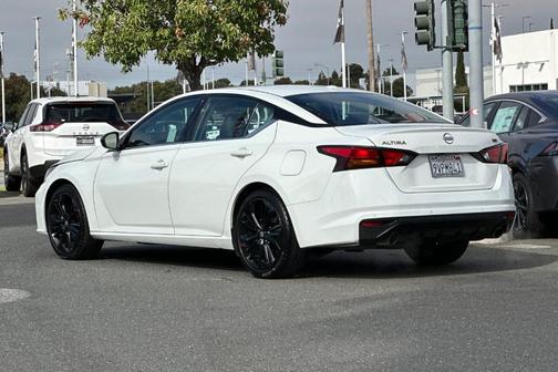 Glacier White 2024 Nissan Altima 2.5 SR