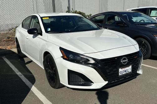 Glacier White 2024 Nissan Altima 2.5 SR