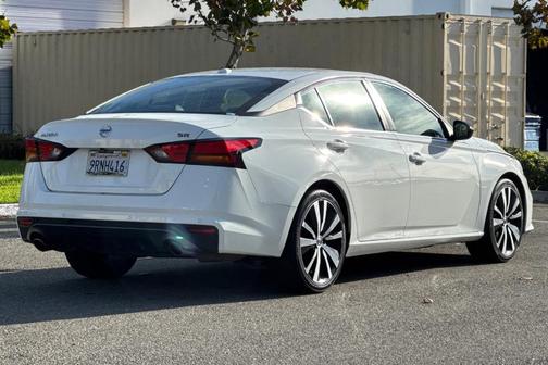 2022 Nissan Altima 2.5 SR