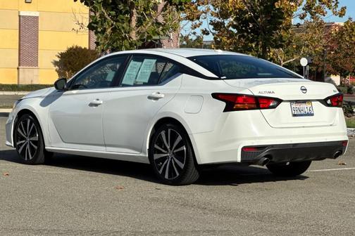 2022 Nissan Altima 2.5 SR