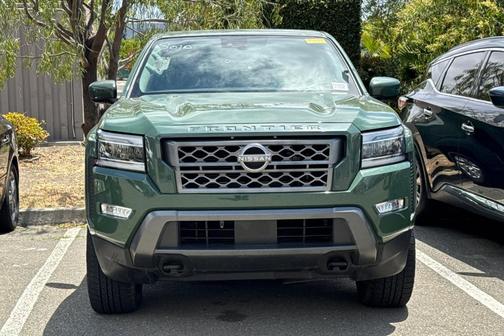 2022 Nissan Frontier SV