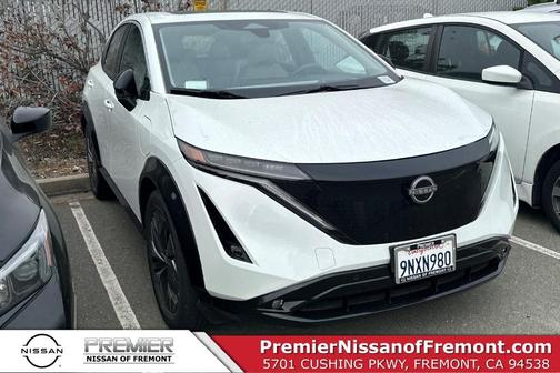 Everest White P 2024 Nissan ARIYA EVOLVE+