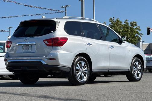 Brilliant Silver Metallic 2020 Nissan Pathfinder S