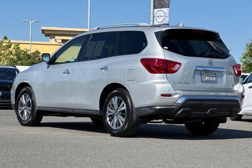Brilliant Silver Metallic 2020 Nissan Pathfinder S