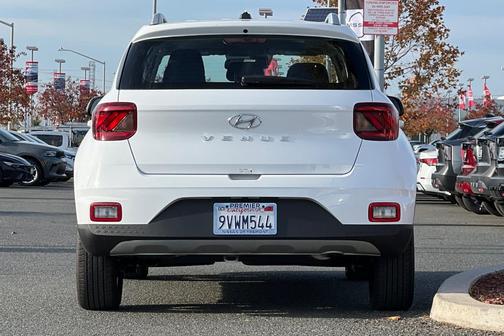 2025 Hyundai VENUE SEL