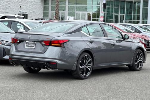 2025 Nissan Altima SR