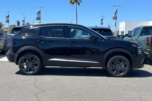 Super Black 2026 Nissan Kicks SR