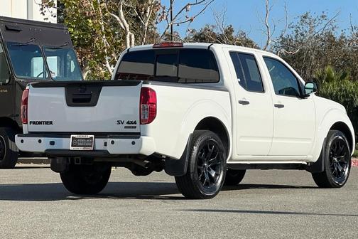 2021 Nissan Frontier SV