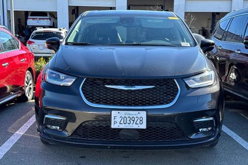 2023 Chrysler Pacifica Touring-L