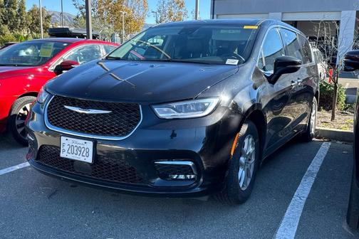 2023 Chrysler Pacifica Touring-L