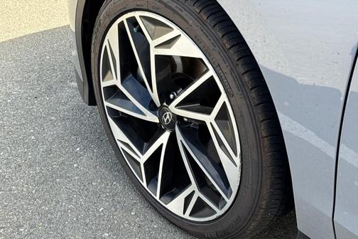 2024 Hyundai IONIQ 6 SEL