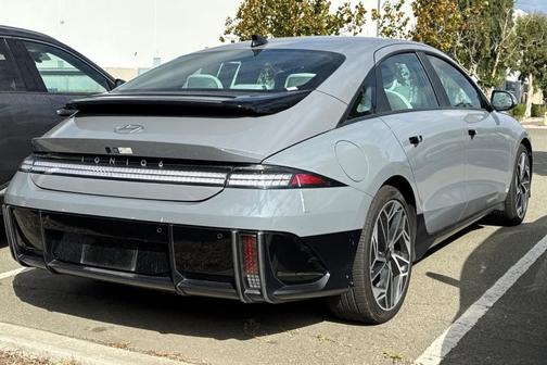 2024 Hyundai IONIQ 6 SEL