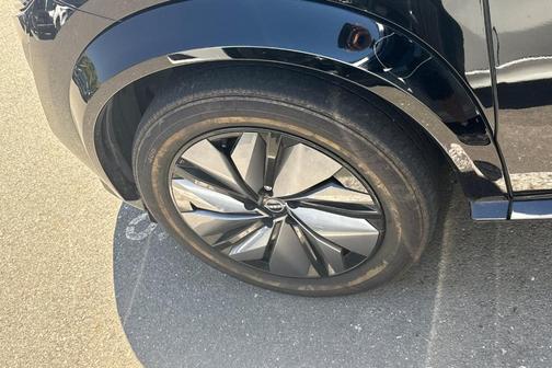Black Diamond Pearl 2023 Nissan ARIYA VENTURE+