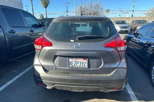 Gun Metallic 2018 Nissan Kicks S