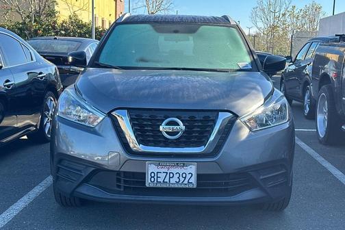 Gun Metallic 2018 Nissan Kicks S