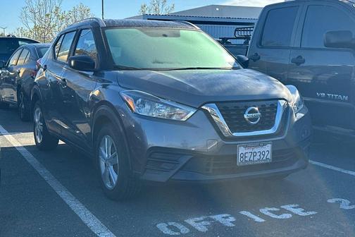 Gun Metallic 2018 Nissan Kicks S