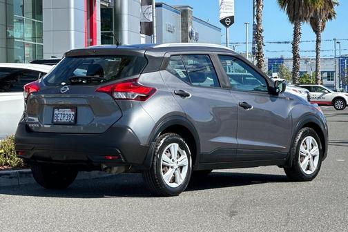 Gun Metallic 2018 Nissan Kicks S
